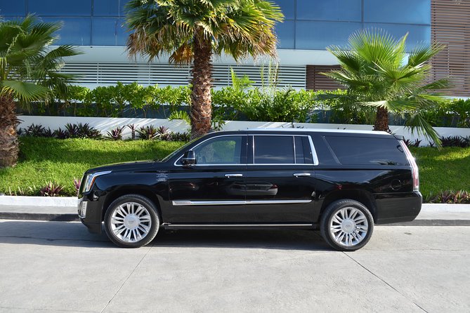 Private Departure Luxury Transfer Hotels to: San Jose International Airport (1 - 5) - The luxury SUV ride: comfort, A/C, and driver behavior