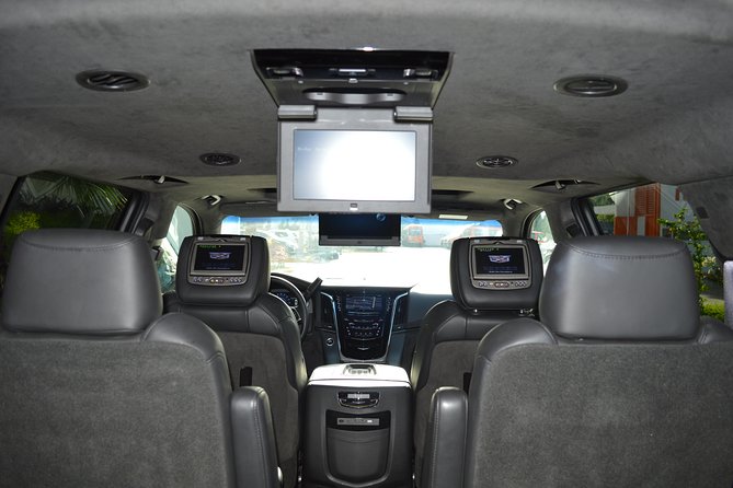 Private Departure Luxury Transfer Hotels to: San Jose International Airport (1 - 5) - Airport-bound mindset: getting there ready, not rushed