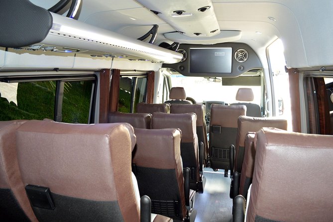 Private Departure Luxury Transfer Hotels to: San Jose International Airport (1 - 5) - Price and value: per vehicle plus a zone rule