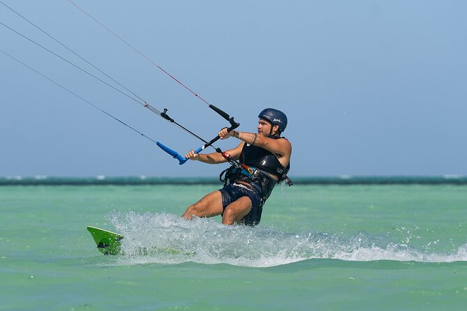Private Kitesurfing Discovery in La Ventana - Meet Francisco (Fran) and learn with a calm, clear style