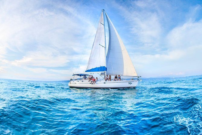 Private Luxury Sailing Cruise in Los Cabos with Lunch and Open Bar - Lunch plus unlimited drinks: how the food and bar fit the day