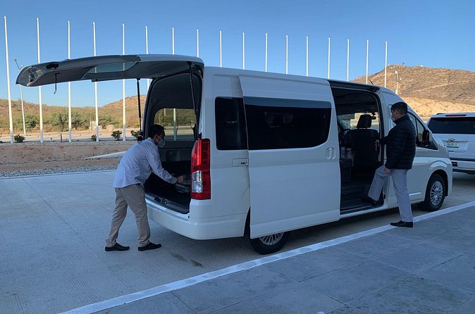 Private Roundtrip Transfer from Los Cabos Airport - In the vehicle: what to expect on the ride