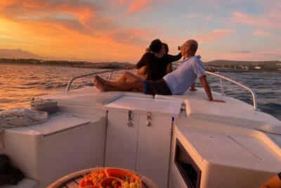 Private Sunset Cruise in San Jose del Cabo Appetizers,open bar - The cruise itself: seeing the sky change without the crowd pressure