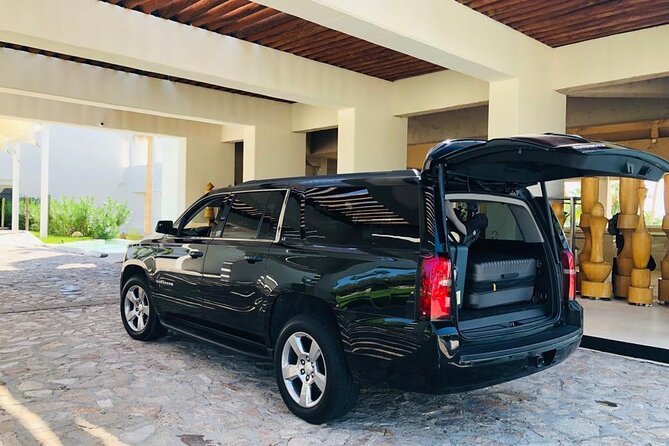 Private Transfer from Los Cabos Airport to Cabo San Lucas - Price and Value for a Group Up to 10
