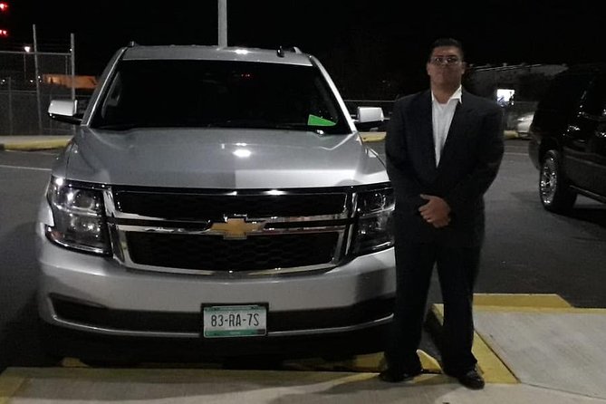 Private Transportation in cabo (Airport and City) - Courtesy Drinks and A/C: Small Comforts That Change the Mood
