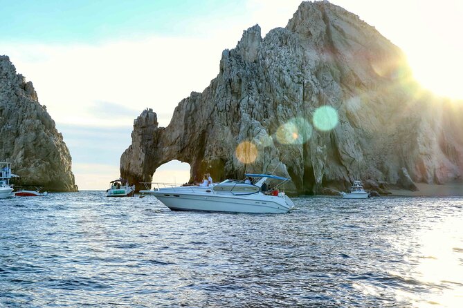 Private Whale Watching on Luxury Yacht in Cabo San Lucas - Stop 2: El Arco photo time, without the rushed feeling