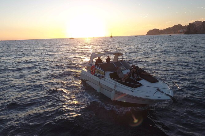 Private Whale Watching on Luxury Yacht in Cabo San Lucas - The humpback whale search: spotting, patience, and crew skill
