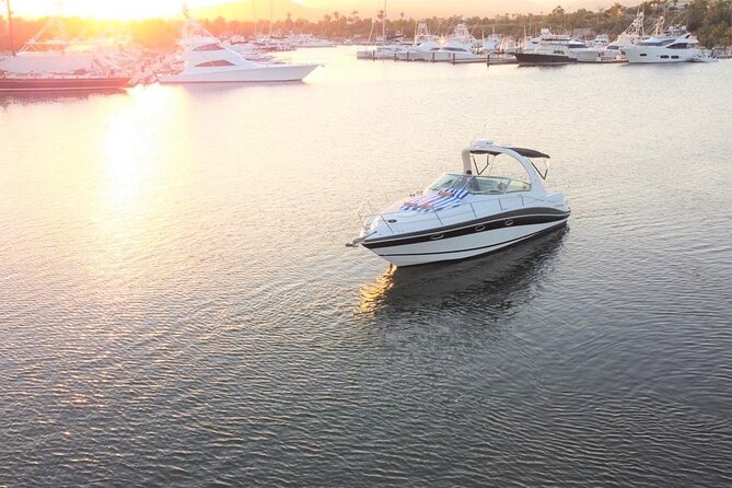 Private yacht charter for cruising & snorkeling in Cabo San Lucas - Family and groups: who this charter suits best
