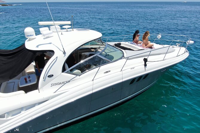Private Yacht Sea Ray all-inclusive charter in Cabo - Private Sea Ray in Cabo: what the charter feels like