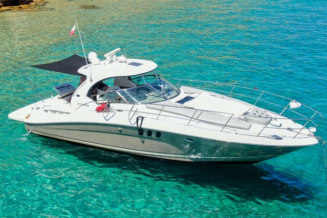 Private Yacht Sea Ray all-inclusive charter in Cabo - Crew service that handles real-life moments