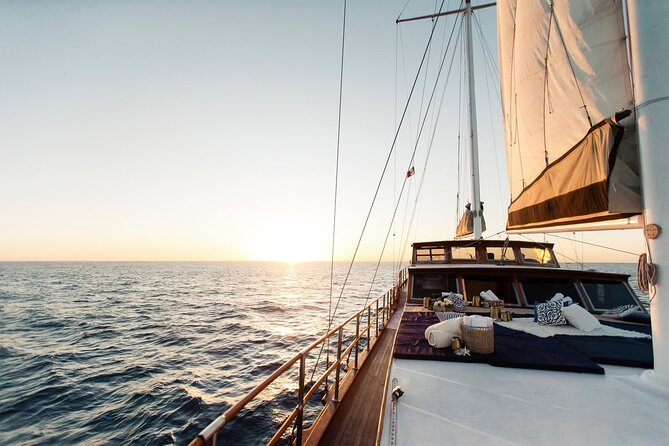 Romantic Sailboat Sunset: Live Music, Premium Bar & Dinner -Cabos - Baja Duo Dinner: Shrimp Kabob, Beef Filet, and Dessert That Feels Local