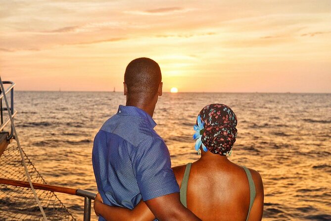 Romantic Sailboat Sunset: Live Music, Premium Bar & Dinner -Cabos - Who This Tour Fits Best (and Who Should Skip It)