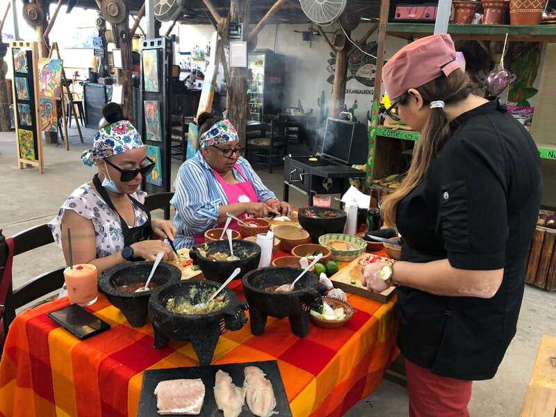 San José del Cabo:Cooking Class +Margaritas & Mezcal tasting - Inside the kitchen: ceviche, roasted salsa, and guacamole