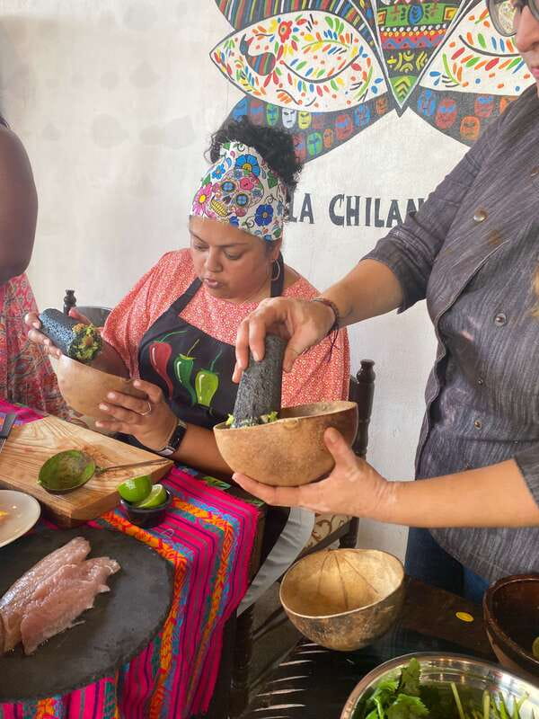 San José del Cabo:Cooking Class +Margaritas & Mezcal tasting - Tequila and mezcal tasting: a guided way to tell them apart