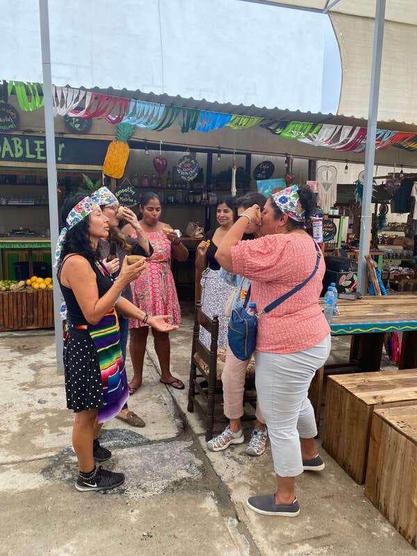San José del Cabo:Cooking Class +Margaritas & Mezcal tasting - Lulu’s margaritas and the premium bar setup