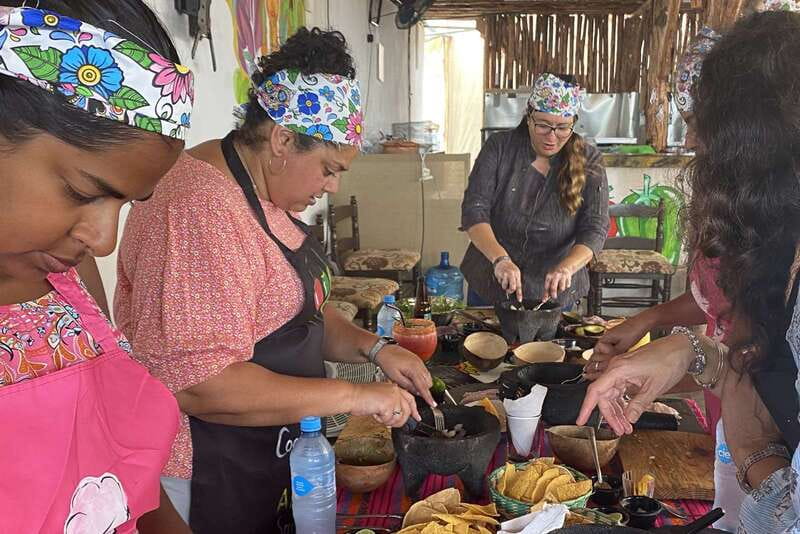 San José town : Cooking class,mexican Empanadas y antojitos - The art and craft gallery stop: a short cultural breather