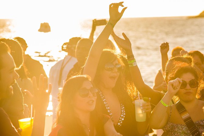 Sunset Fajitas Cruise in Los Cabos - Stop 3: The sunset over Cabo San Lucas Beach