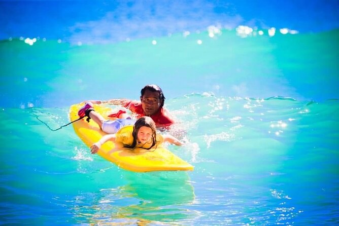 Surf Lessons in CABO with Mexico Surf Champ! - The surf in San José del Cabo: rocky edges and chilly water