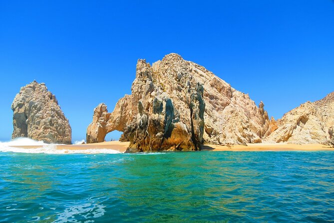 The Arch of Los Cabos Glass-bottom boat tour - El Arco de Cabo San Lucas: the photo moment (and why timing matters)