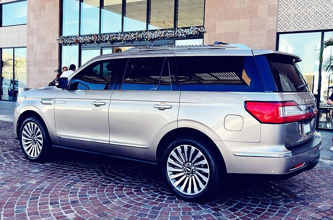 Transportation from SJD Airport to Hotels in Cabo San Lucas - Ride Comfort: Air Conditioning, Privacy, and a Clean Vehicle
