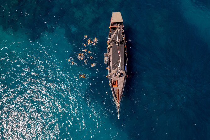 Treasure Hunt Snorkeling Lunch Cruise from Cabo San Lucas - Snorkeling near the Cabo Arch: the reality check