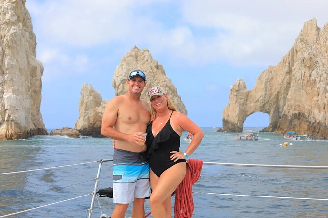 Whale Watching in Cabo: 2-Hour Small Group Tour to The Arch - Small-boat, max-12 format: why it affects your viewing