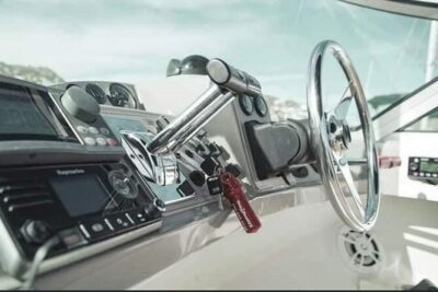 Yacht Carver - Luxury Private Yacht Tour - Meet at A9AVEPlaza: getting settled fast and staying relaxed
