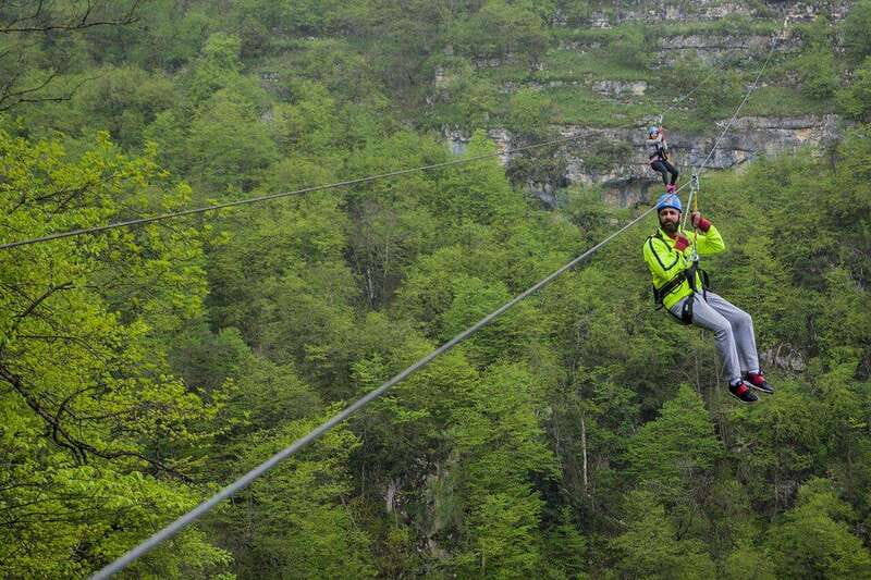 Zip-line outdoor adventure the ultimate experience - Safety briefing + gear: how they keep it feeling controlled